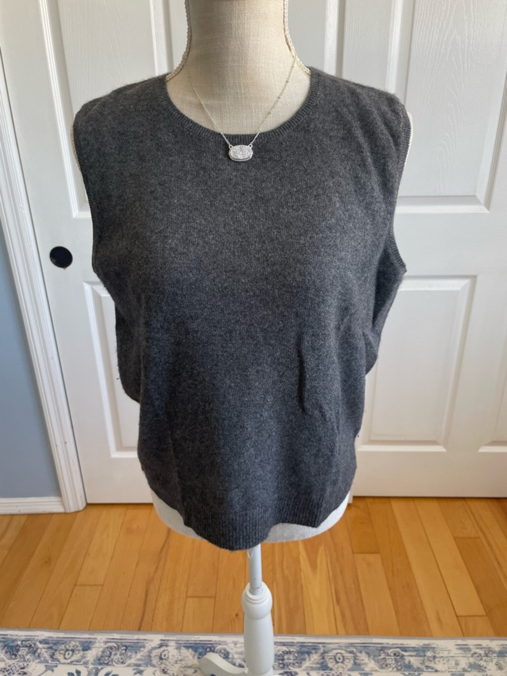 Lauren Ralph Lauren 100% Cashmere Sleeveless Sweater Vest-Large-Gray